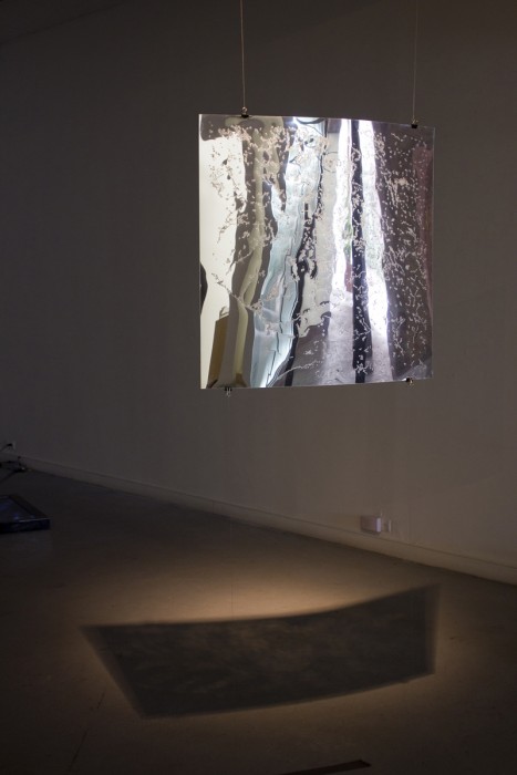 Sin t&amp;iacute;tulo&amp;nbsp; de la serie Konsiderar I&amp;nbsp; (2012)Mylar, perforaci&amp;oacute;n l&amp;aacute;ser
