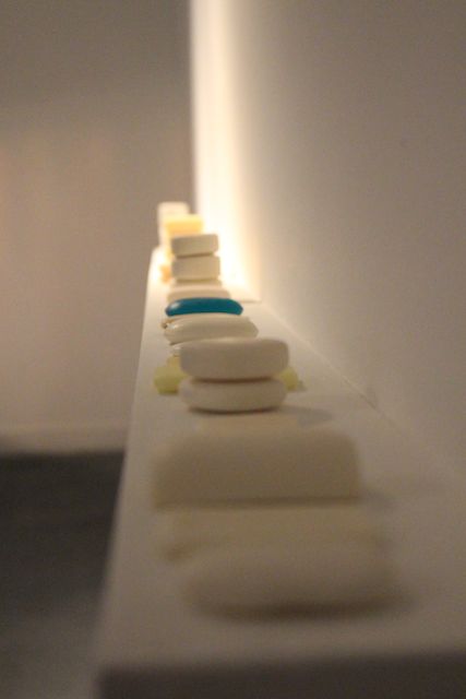 Adriana Marmorek. "Colecci&amp;oacute;n de densidades."&amp;nbsp;&amp;nbsp;jabones chiquitos usados,Instalaci&amp;oacute;n: Dimensiones variables.&amp;nbsp;12 Colecci&amp;oacute;n de Densidades.&amp;nbsp;(2007-&amp;nbsp;&amp;nbsp;&amp;nbsp; )