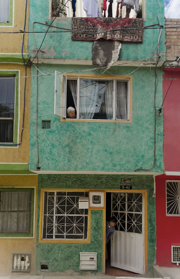 Mar&amp;iacute;a Paula Dur&amp;aacute;n Serie Intimidades de una pared